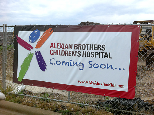 [BA7880] Full Color Vinyl Outdoor/Indoor Barricade Banner - 10' x 3.5'. BA7880